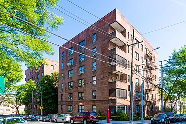 500 West 235th Street in Spuyten Duyvil