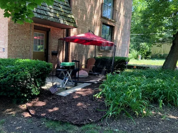 474 W Russell St, Barrington, IL 60010