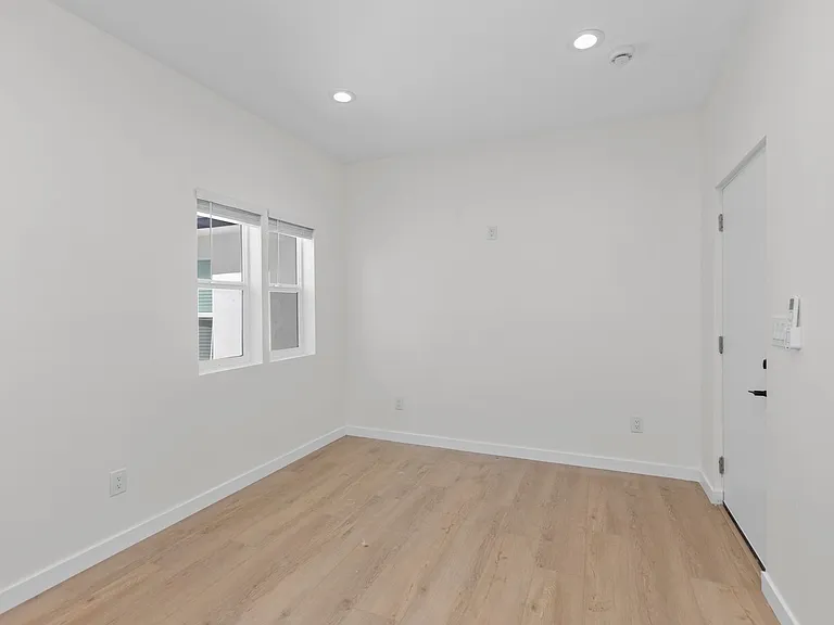 6912 Eberhart St — Photo 4