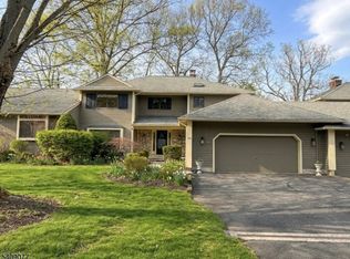 38 Hunters Cir, Lebanon, NJ 08833