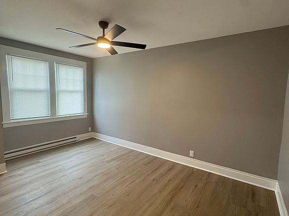 4th image of 735 Main St W APT 3