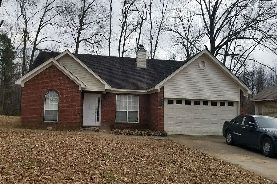 1st image of 1301 Riverwood Dr