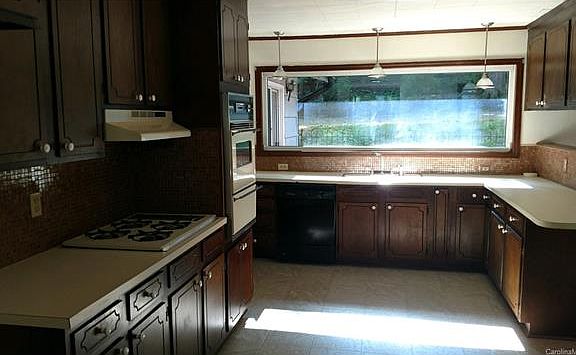 2nd image of 630 Oakdale Dr