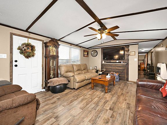 4th image of 2258 McCauley Rd