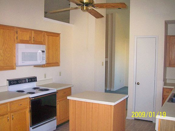 Kitchen w/high Ceilings