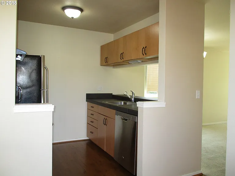 1545 SW Clay St #325 — Photo 6
