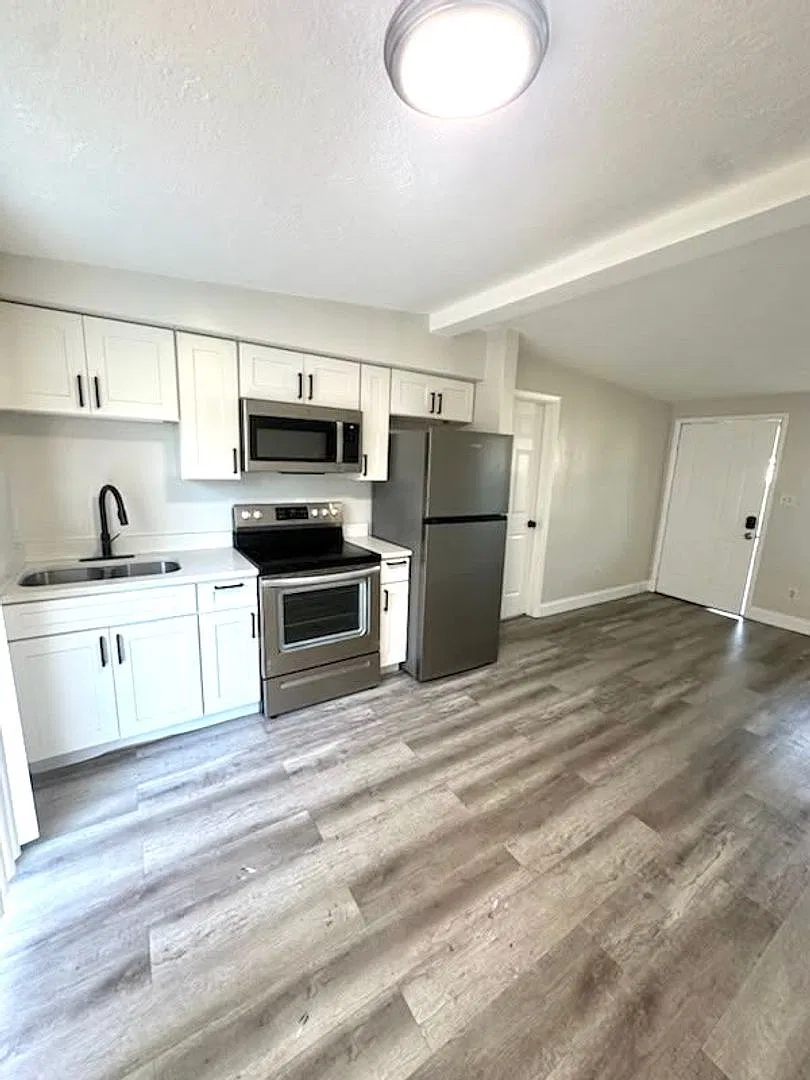 11114-11116 Taft Dr — Photo 3
