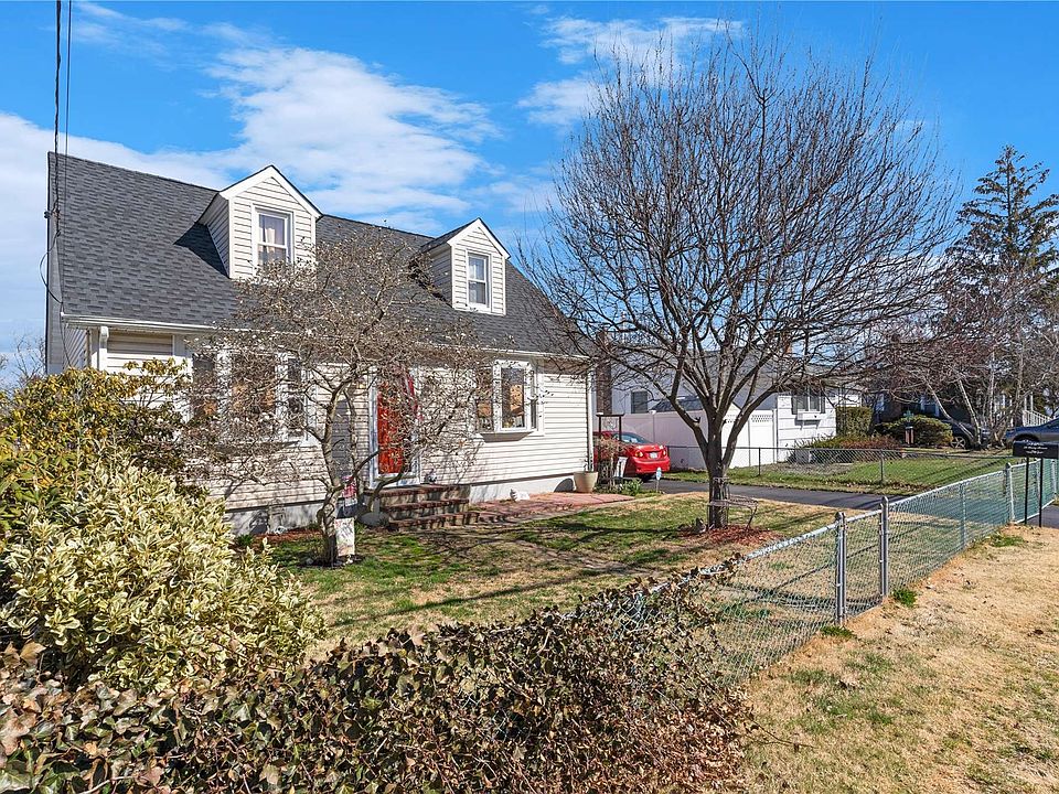 59 Henry Avenue, Babylon, NY 11702 Zillow