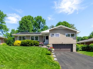 31 Freeman Rd, Albany, NY 12208