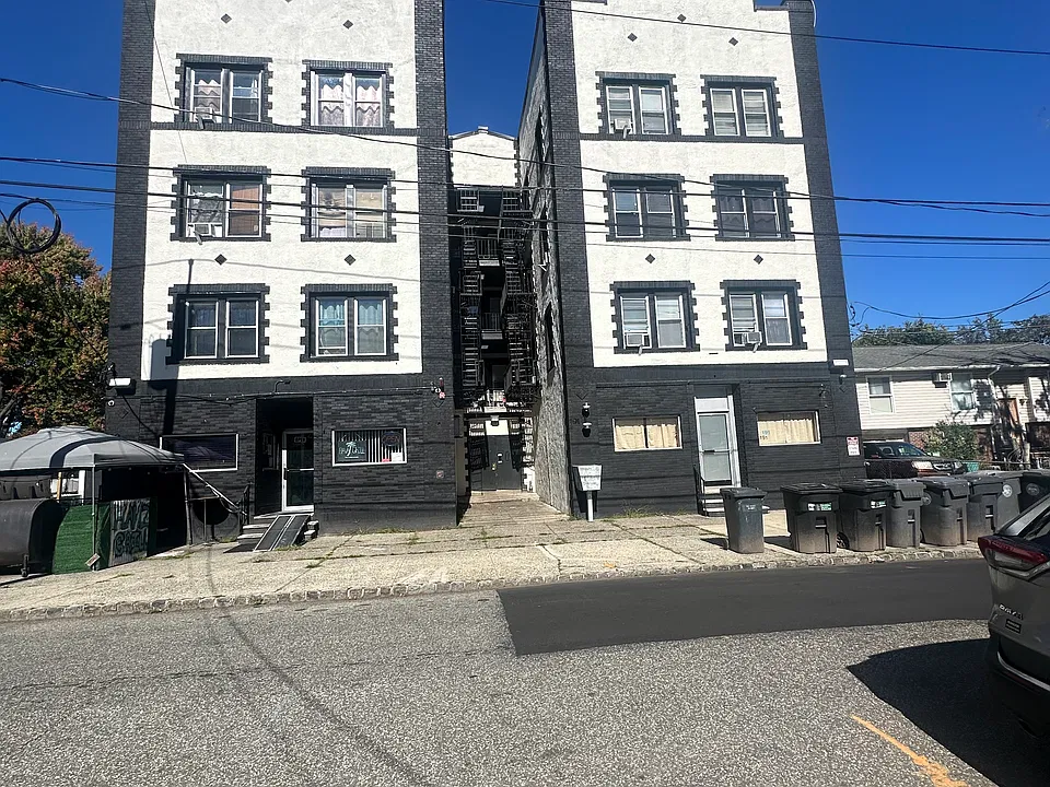 191 1st St #11