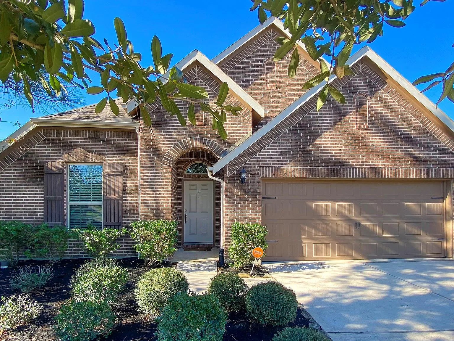 3 bed, 2.0 bath, 2249 sqft, $3,500 — Photo 3