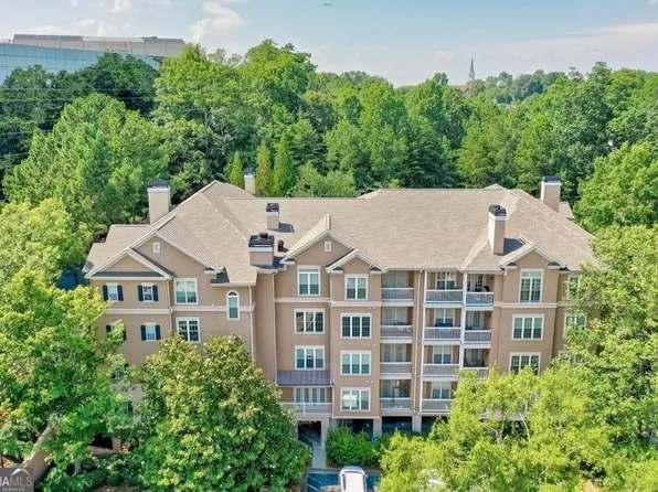 221 Ashford Cir, Dunwoody, GA 30338