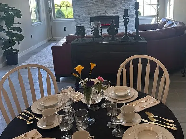1608 Saint Andrews Dr, Washington, PA 15301