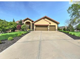 15441 Ironhorse Cir, Leawood, KS 66224