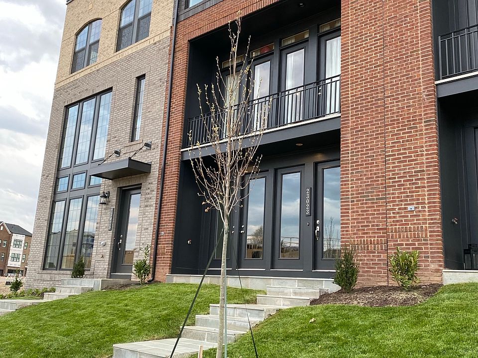 1st image of 23023 Sullivans Cove Sq