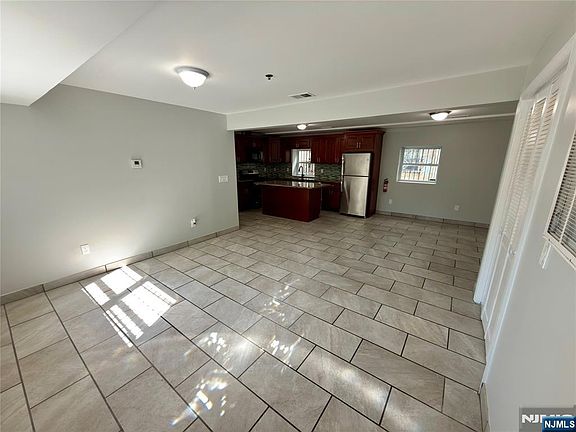 4th image of 66 Montclair Ave