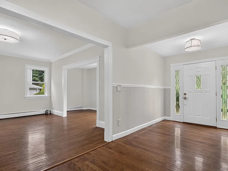60 Stephens Rd #1 — Photo 2