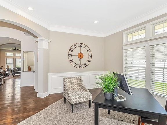 Huge front room, great for an office.
