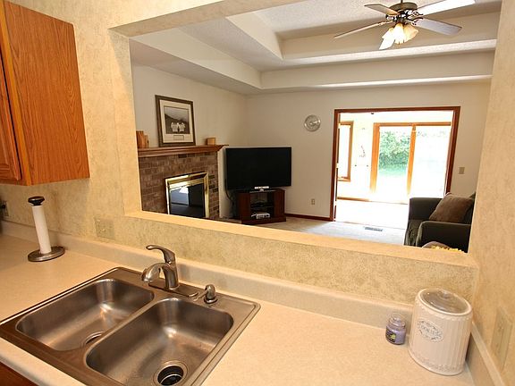 5th image of 9606 Knoll Creek Cv