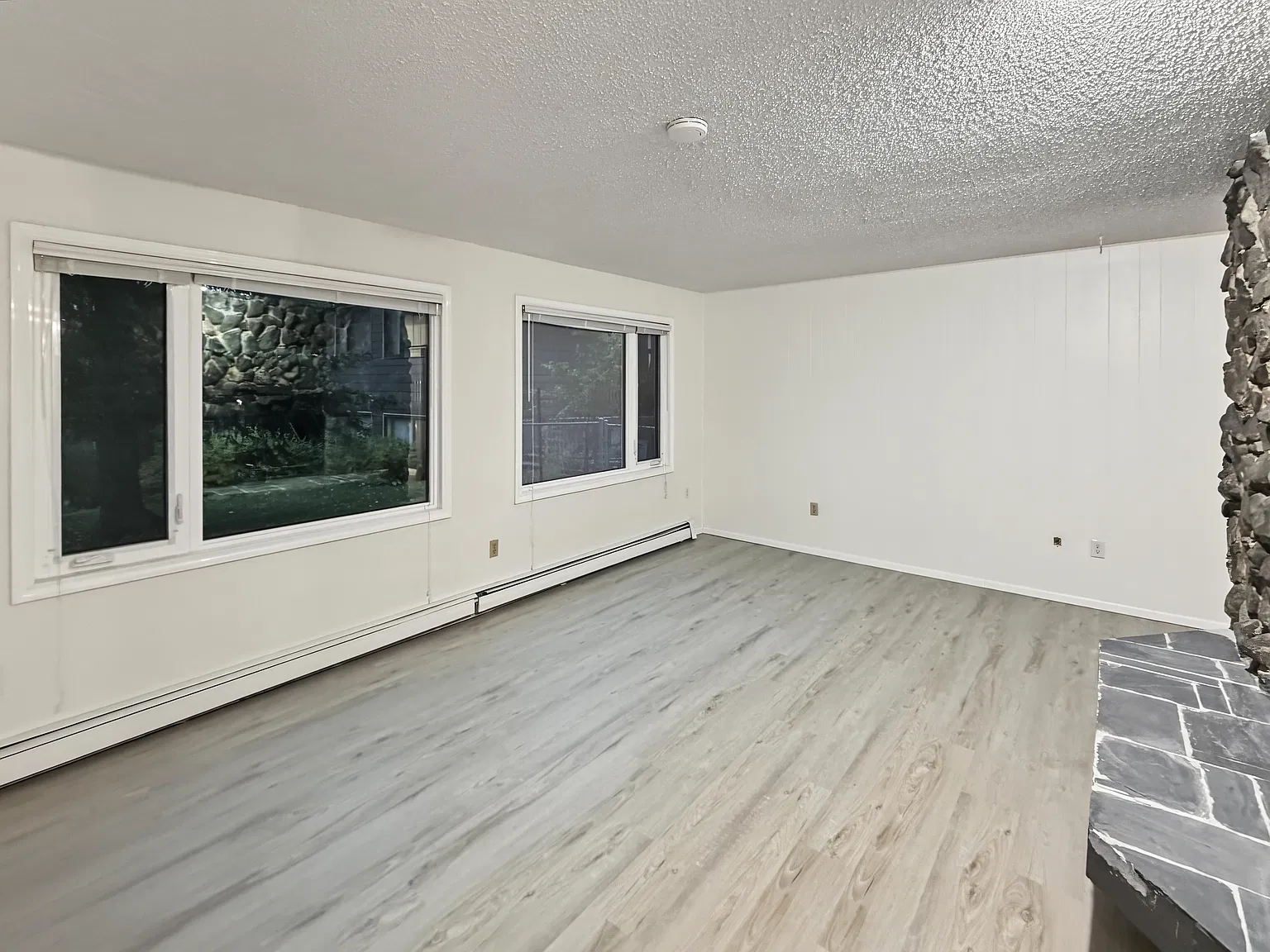 5500 East 38th Court - B — Photo 3