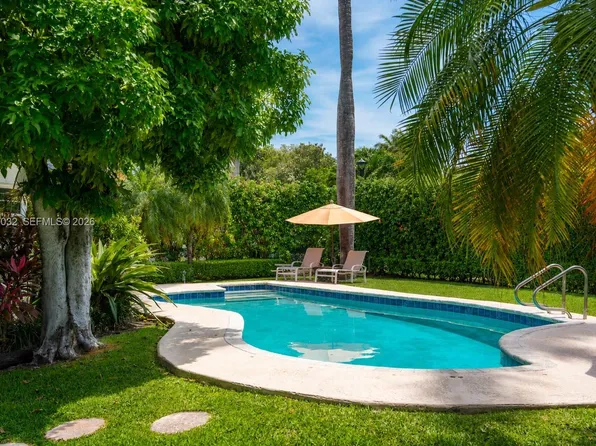 363 S Hibiscus Dr, Miami Beach, FL 33139