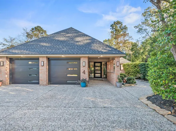 4 Thunderbird Dr, Conroe, TX 77304