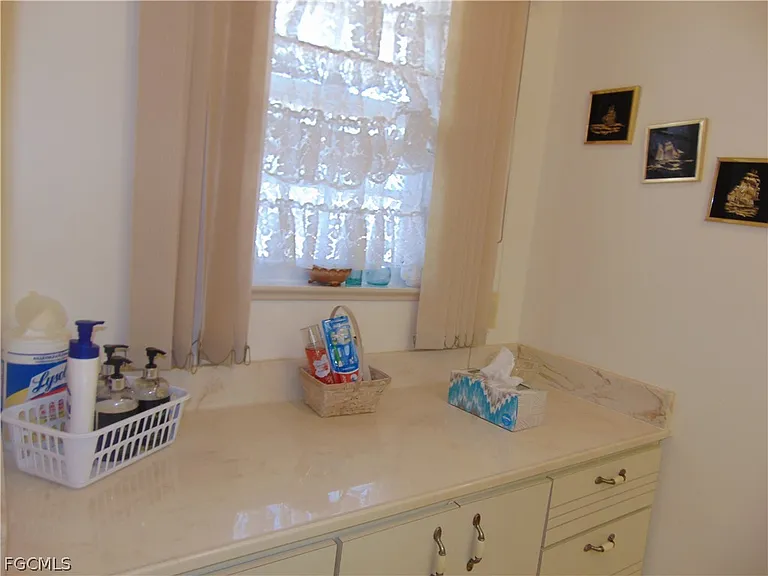 1092 Riverbend Dr — Photo 25