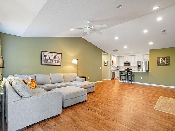 3rd image of 4328 Scenic View Dr