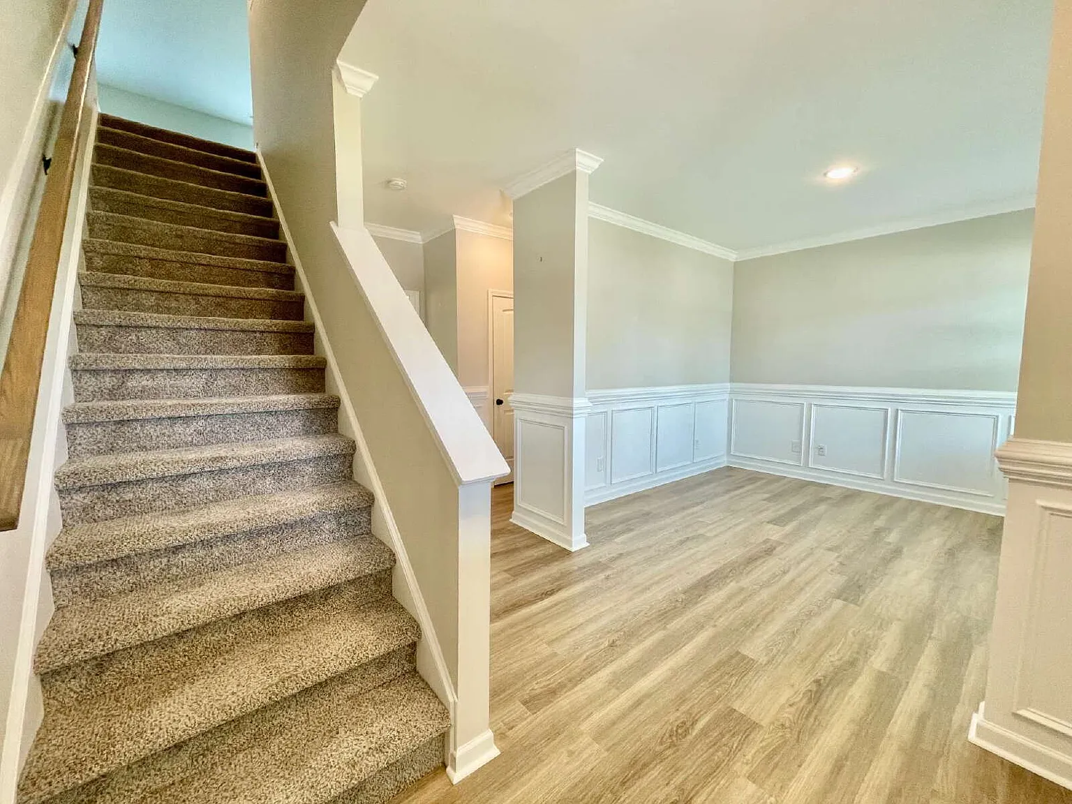 4 bed, 2.5 bath, 2472 sqft, $2,250 — Photo 3