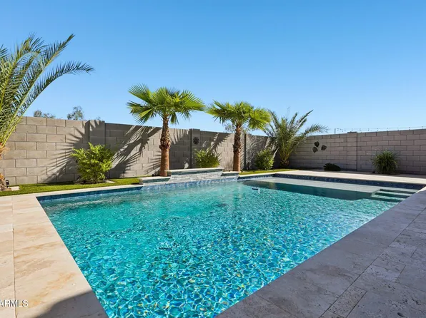 17412 W SUNNYSLOPE Lane, Waddell, AZ 85355