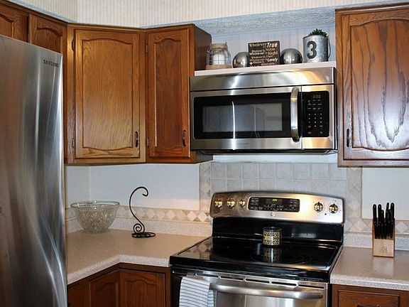 Stainless refrigerator, range/oven, mircowave  and dishwasher are included