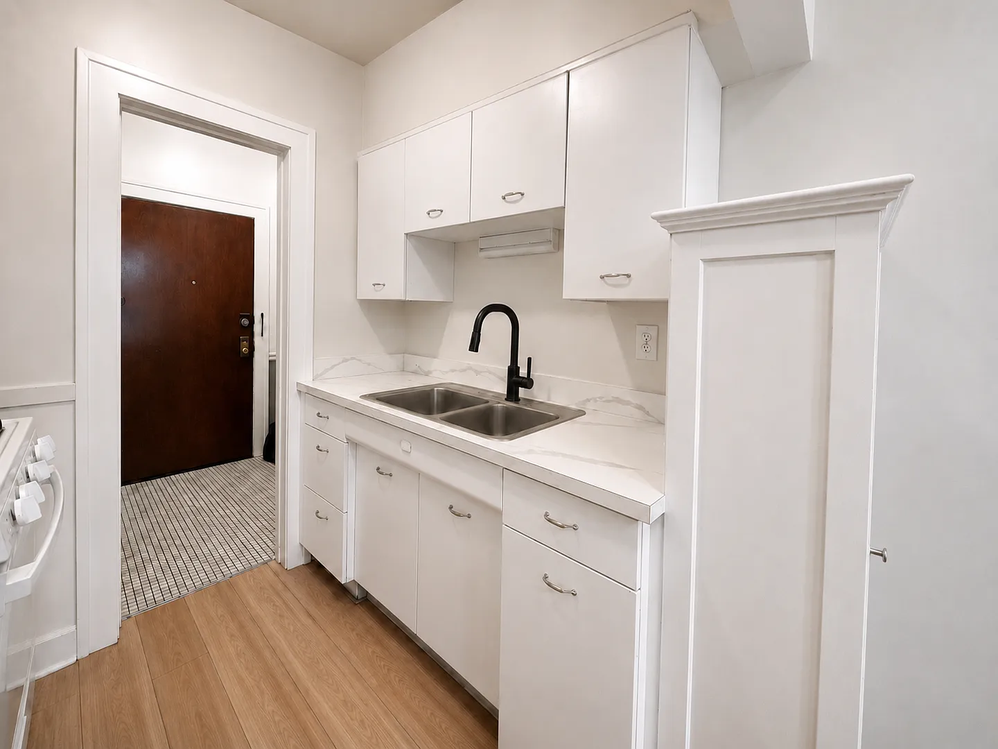 Brittany Hall — Photo 2