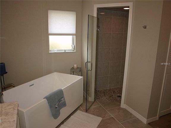 3rd image of 112 Mariner Ln