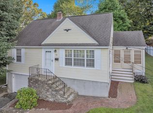 30 Davis Rd, Auburn, MA 01501
