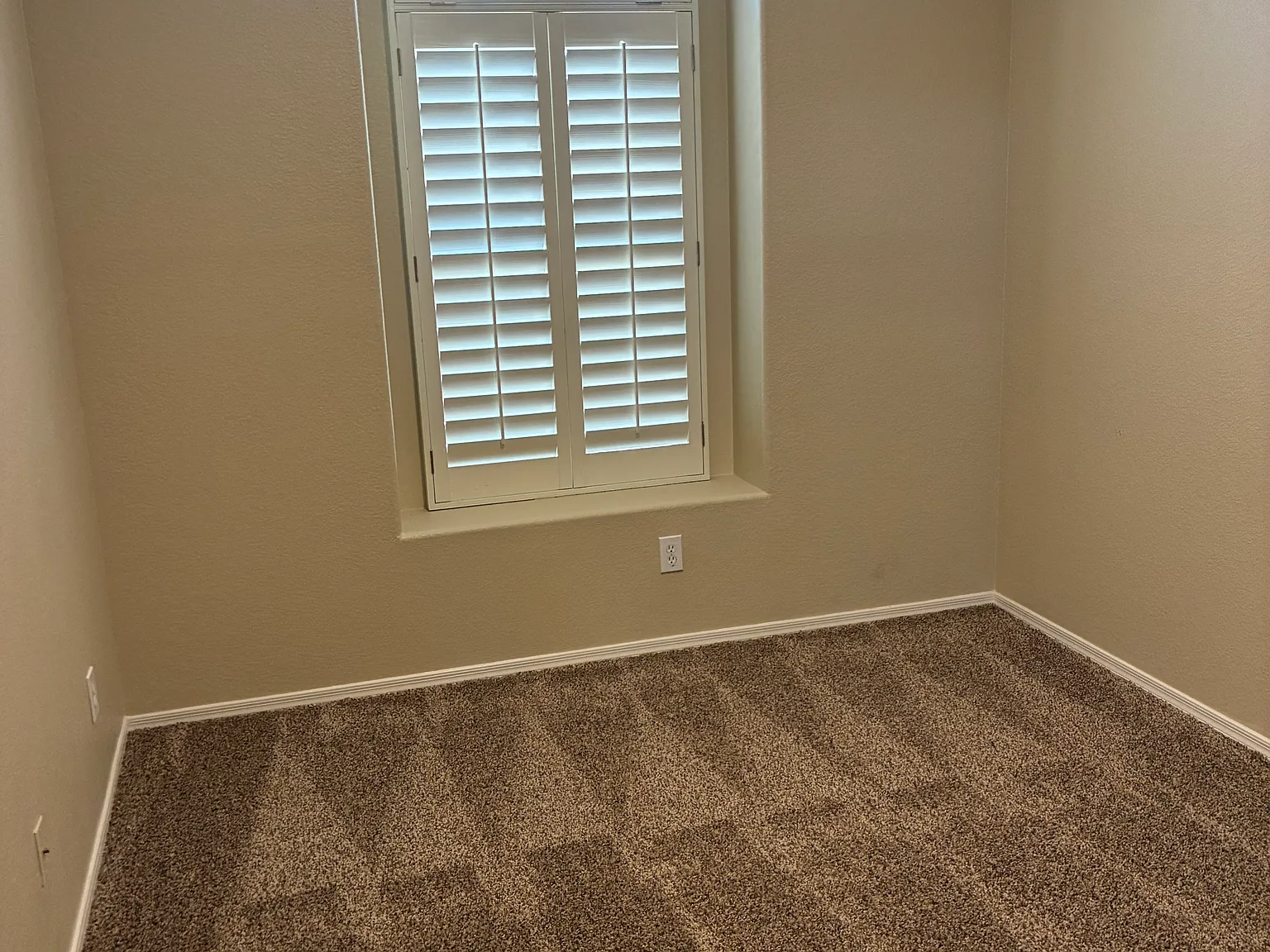 18113 W Buena Vista Dr — Photo 2