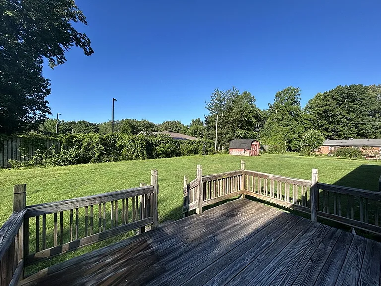 660 Fairground St — Photo 23