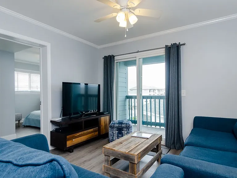 1404 Canal Dr #30 — Photo 2