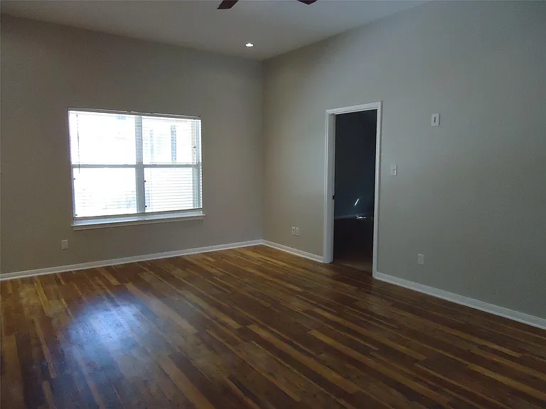1404 Peachtree Valley Dr — Photo 8
