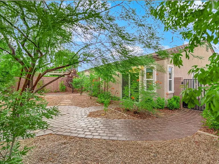 9929 Lago De Coco Ave — Photo 30