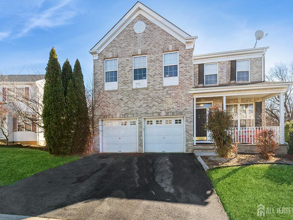 1st image of 34 Berkshire Way
