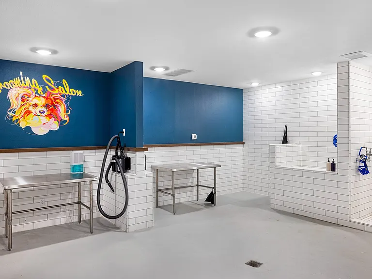 Lakeline_amenity_paw wash
