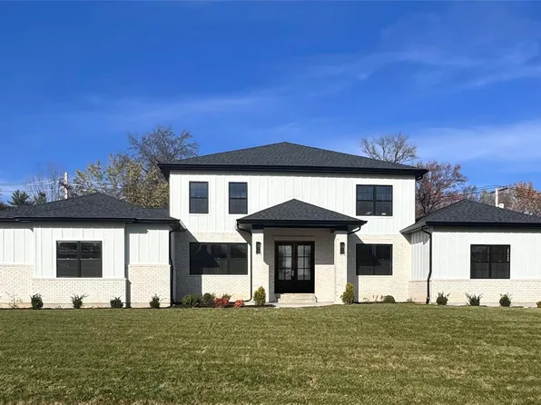 1 Marbrooke Ln, Saint Louis, MO 63132