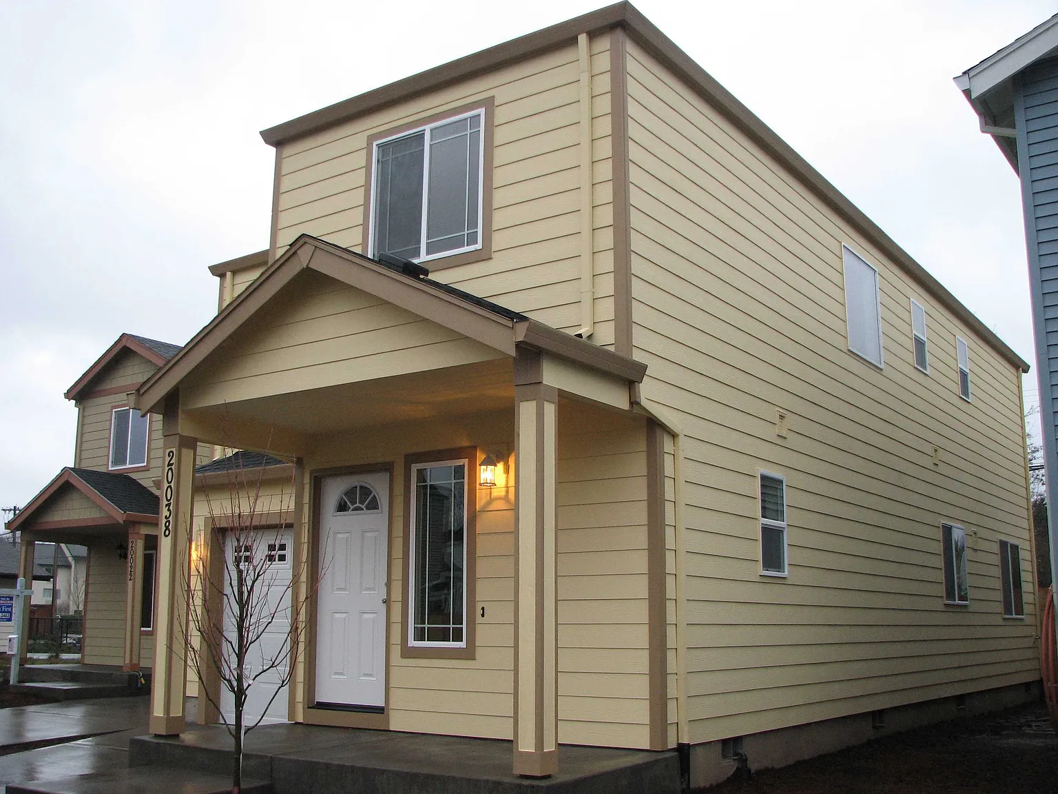 3 bed, 2.5 bath, 1725 sqft, $2,300 — Photo 2