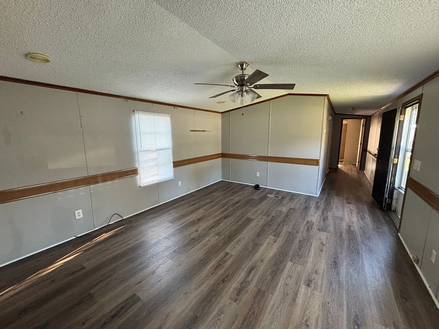 3 Bed 2 Bath Mobile Home in Perry Estates — Photo 3