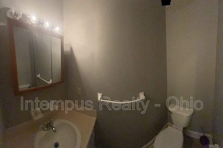 10 King Arthur Ct — Photo 4