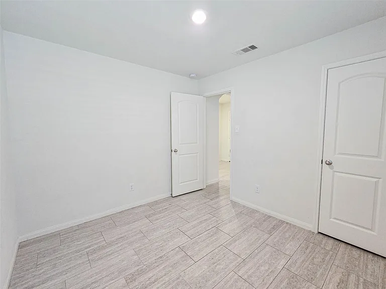 332 Lone Mountain Dr — Photo 17