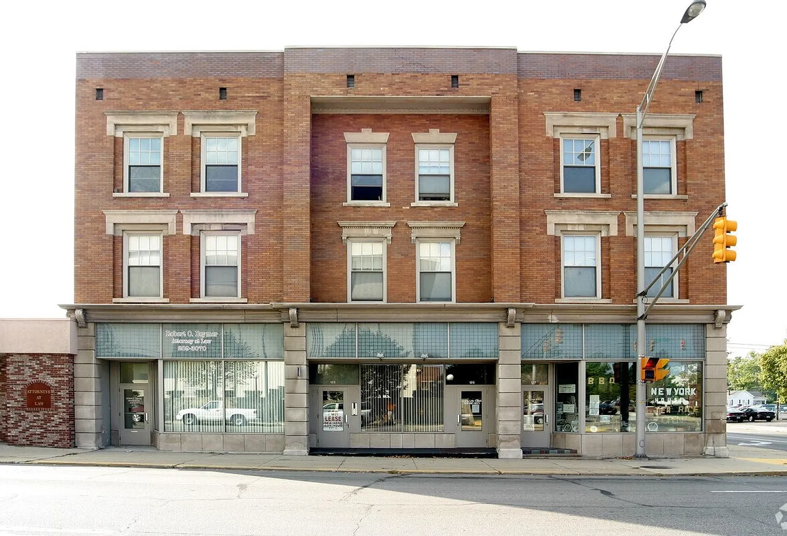 Arrasmith Apartments — Photo 1