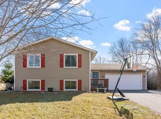 10030 Yorktown Ln N, Maple Grove, MN 55369