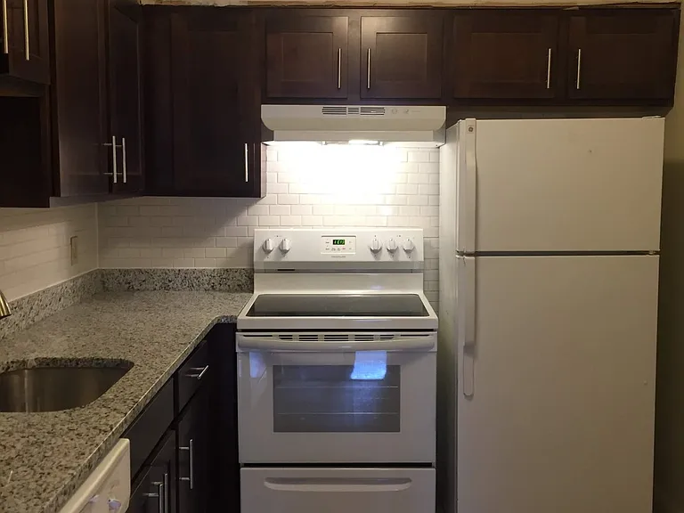 199 South Allen Apartments — Photo 16