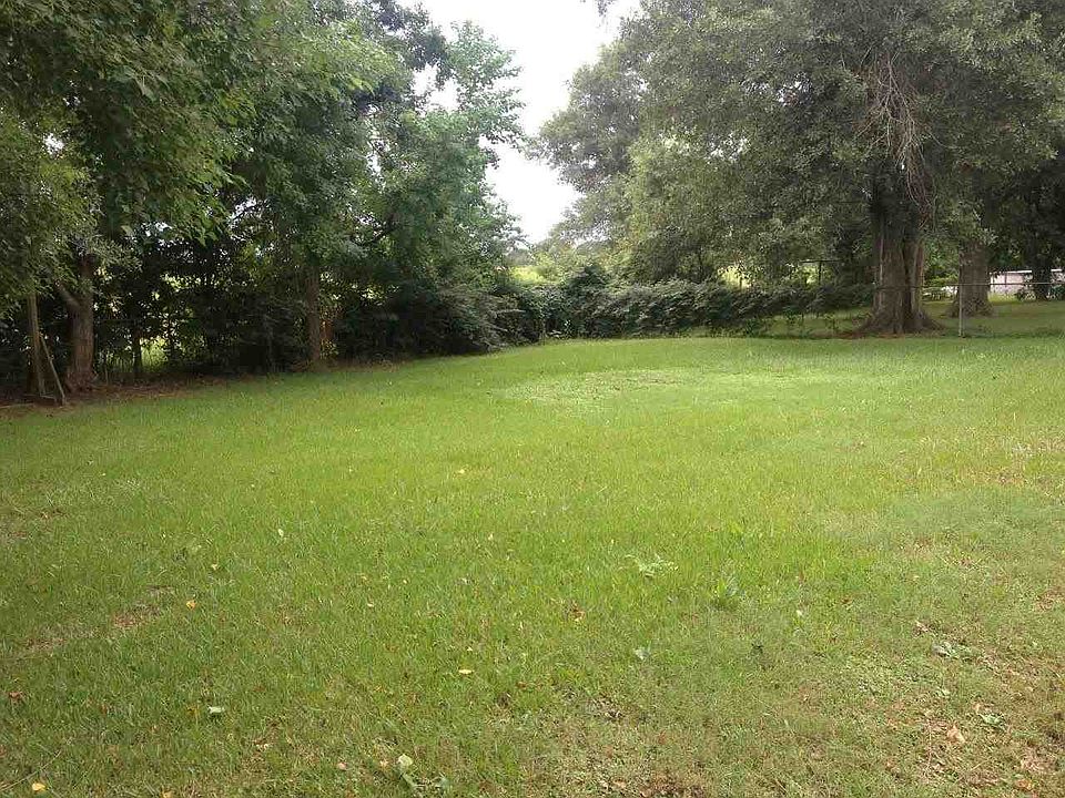 2nd image of 830 Kennon Dr